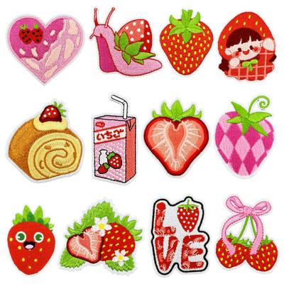 Aardbeien Snail Cartoon Geborduurd Patches voor Kleding - Anime Ontwerp