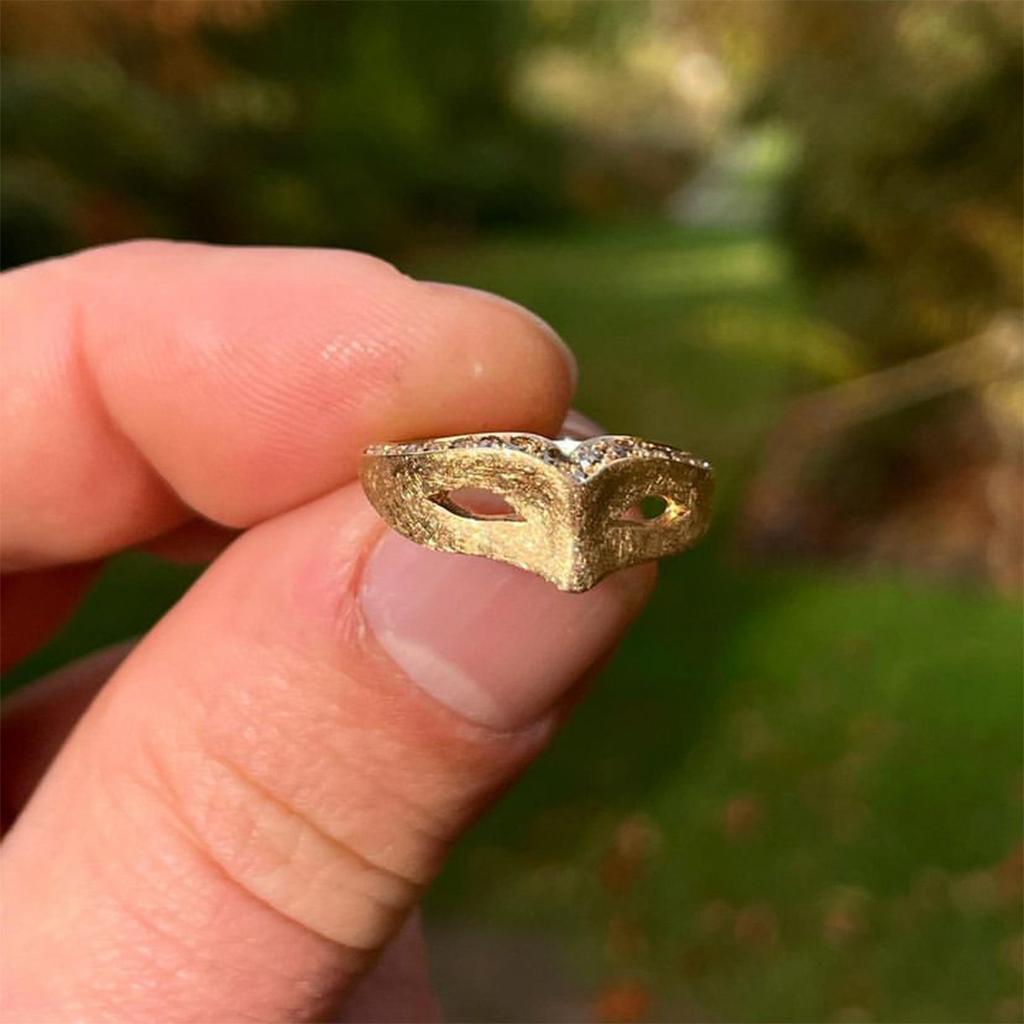 New Simple and Light Luxury Fake Face Dance Mask Ring Personality Vintage Embedded Diamond Ring