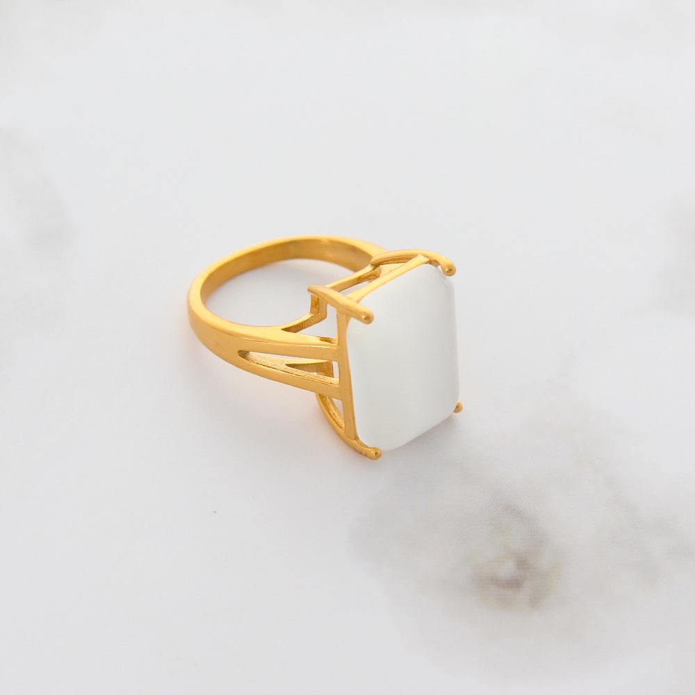 Women s Exquisite Retro Gold-Plated Stainless Steel Ring with Natural White Gemstone Size 6