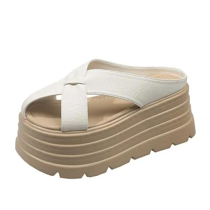Moda 8CM Scarpe da Donna Retro Versatili Estate 2025 Zoccoli con Tacco Aumenta Altezza Sandalo Femminile Leopardo Spesso Nuova Moda Scandali