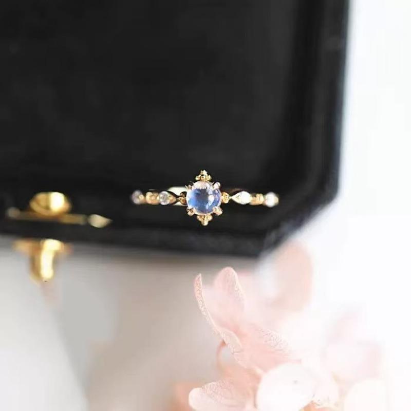 

Fashion Moonstone Ring - Elegant and Luxurious Small-Scale Design with Exquisite Style - Open Style Finger Ring золотой