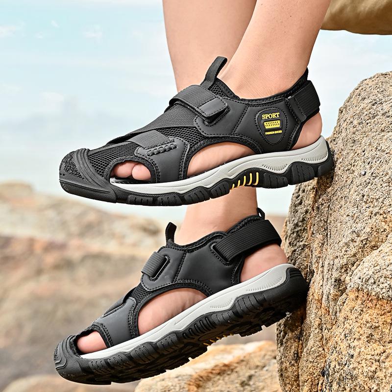 Men's Plus Size Breathable Mesh Beach Sandals, Non-Slip Outdoor Closed-Toe Velcro Shoes