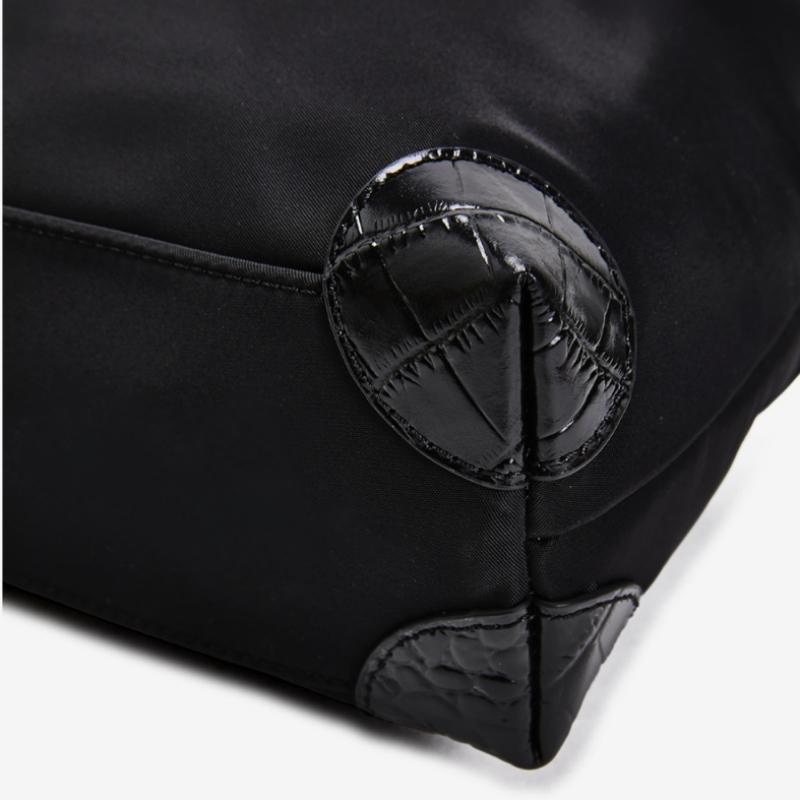 ESquire Collection ESquire Women S Nylon Chroni Shoulder Bag Black