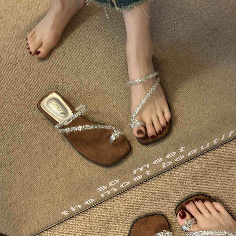 Rhinestone sandals girl wearing fairy wind slippers 2025 new summer French one-word cool slippers breathable