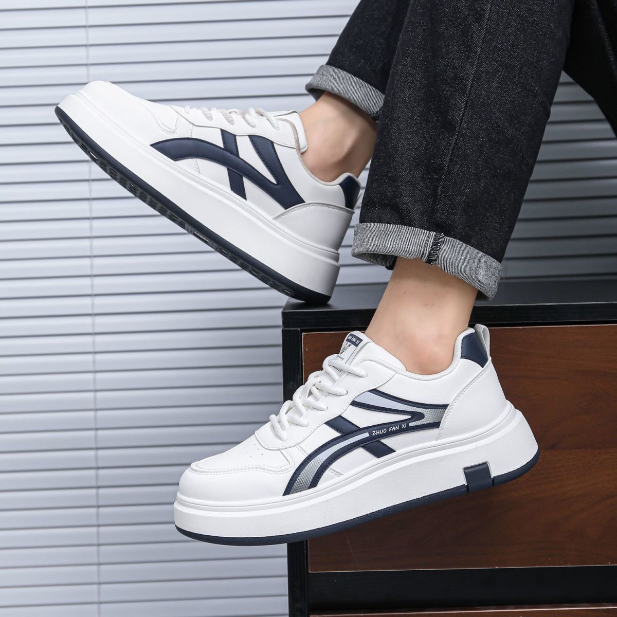 

Men s shoes are breathable, new casual shoes, board shoes, thick soles, heightened sneakers, light luxury leather white shoes 39