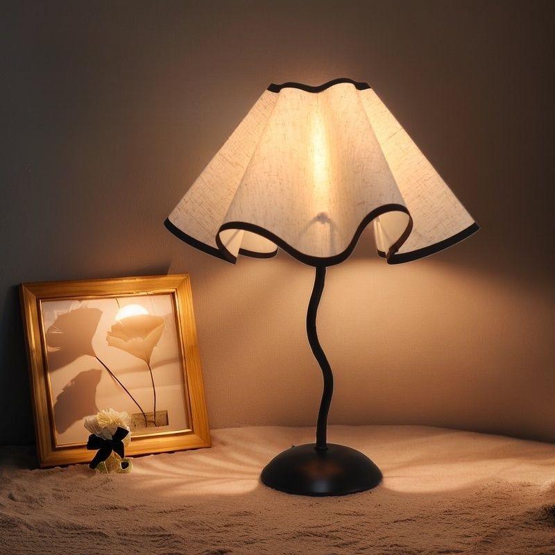 Mid-Century Minimalist Girlish Heart Petal Umbrella Lamp: Night Light for Bedroom and Study
