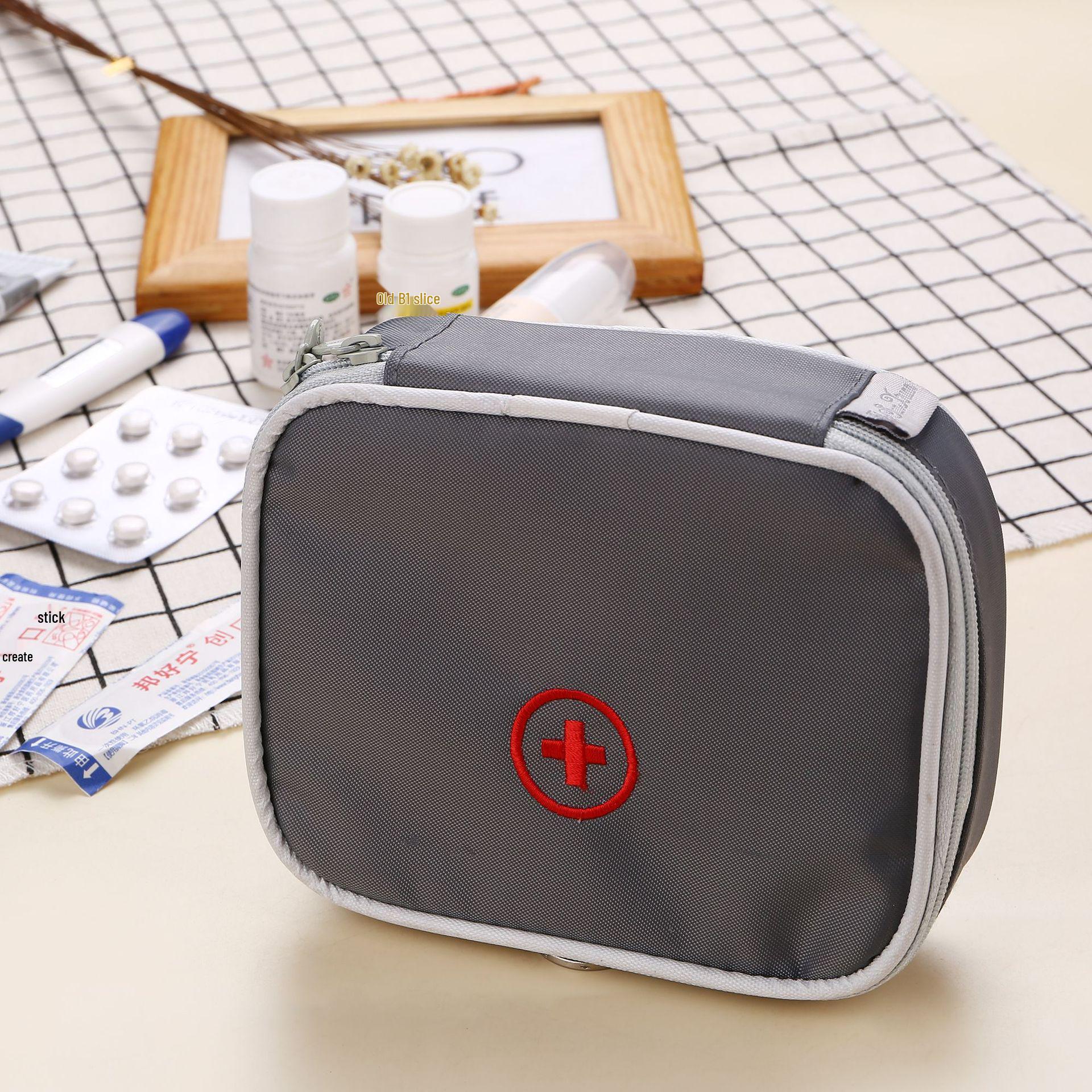 

Портативная дорожная сумка в форме сердца в корейском стиле для лекарств и оказания первой помощи серый