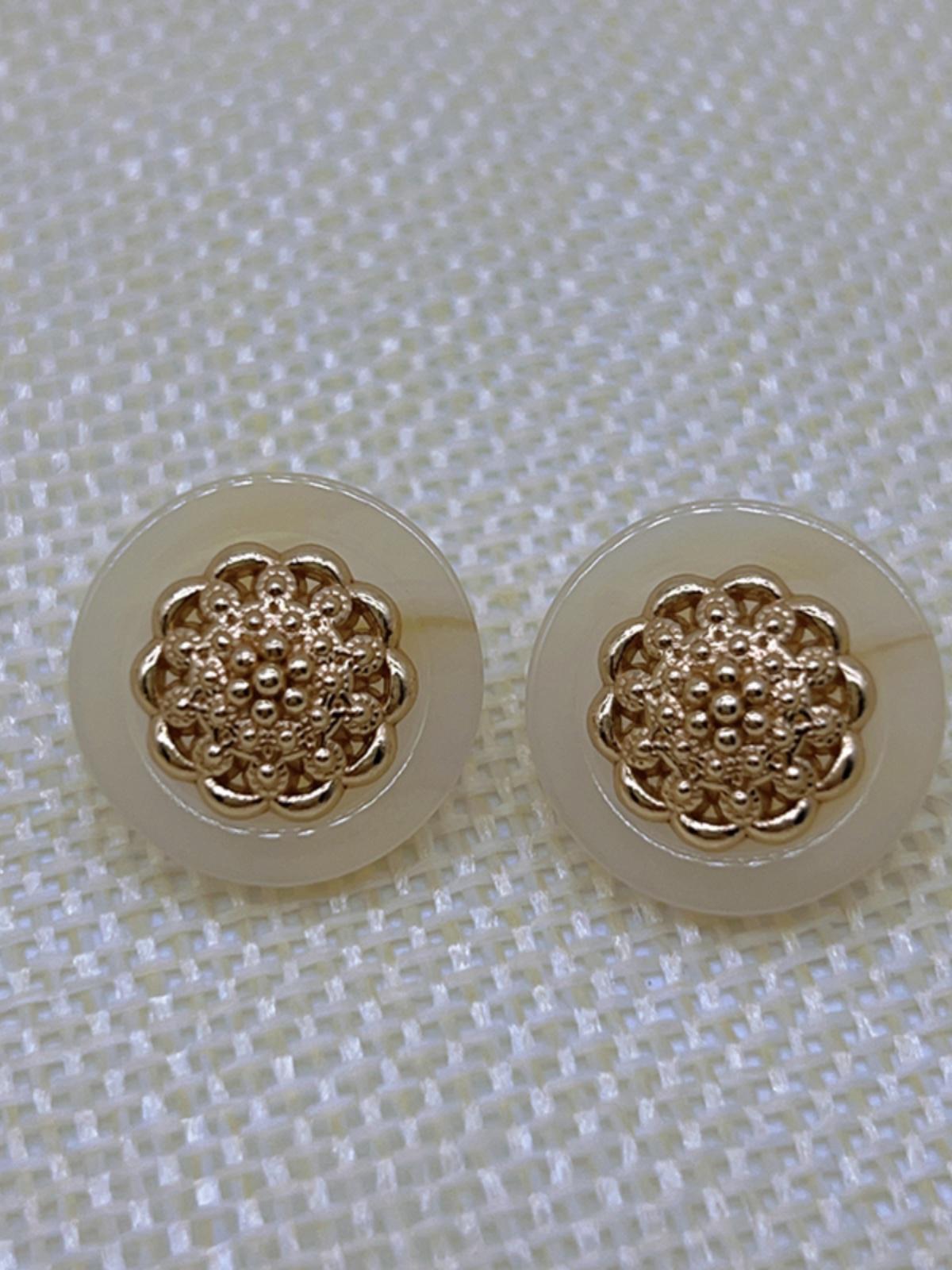 

Metal Floral Resin Buttons for Coats and Cardigans 17mm 5 pieces