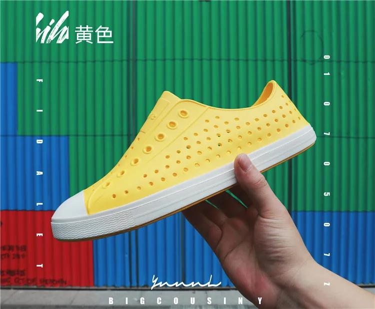Men's Sandals Casual Outdoor Summer Hole White Shoes Breathable and Non Slip Soft Soled Shoes Canvas Shoes Dance