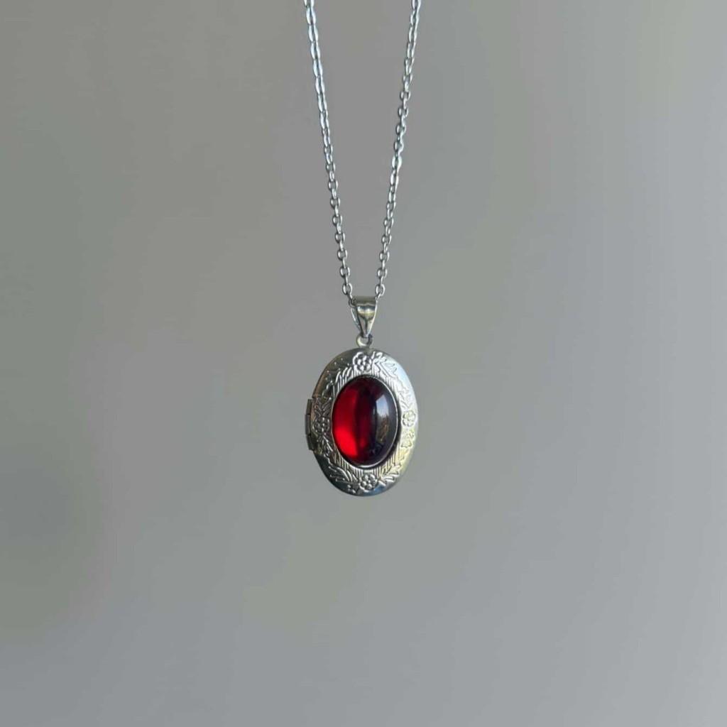 Victorian Style Ruby Crystal Pendant Necklace For Women With Gothic Design