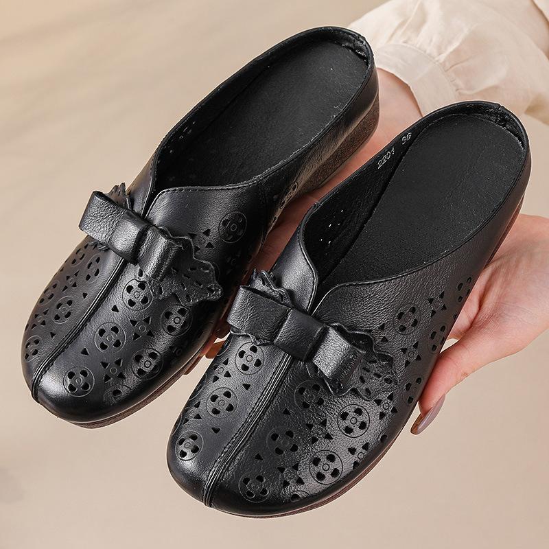 Женские летние новые тапочки из натуральной кожи с перфорацией в винтажном стиле на плоской подошве с закрытым носком - дышащая одежда для активного отдыха в стиле ретро 35 чёрный 2785₽