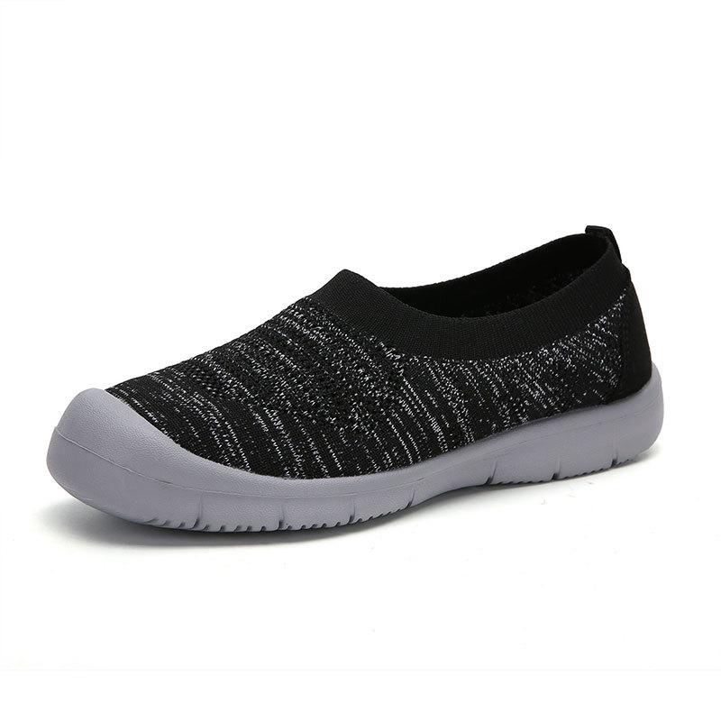 

Новая летняя обувь больших размеров для женщин среднего возраста, обувь для мамы, женская плетеная дышащая сетчатая обувь, повседневная пляжная обувь на плоской подошве для девочек 35 чёрный