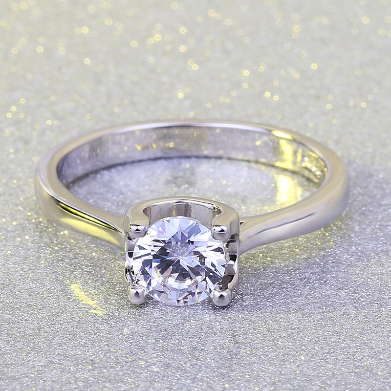 European and American High End Hand Set Zircon Simulated Bullock Diamond Ring Silver Jewelry Ring for Women Wedding Gifts