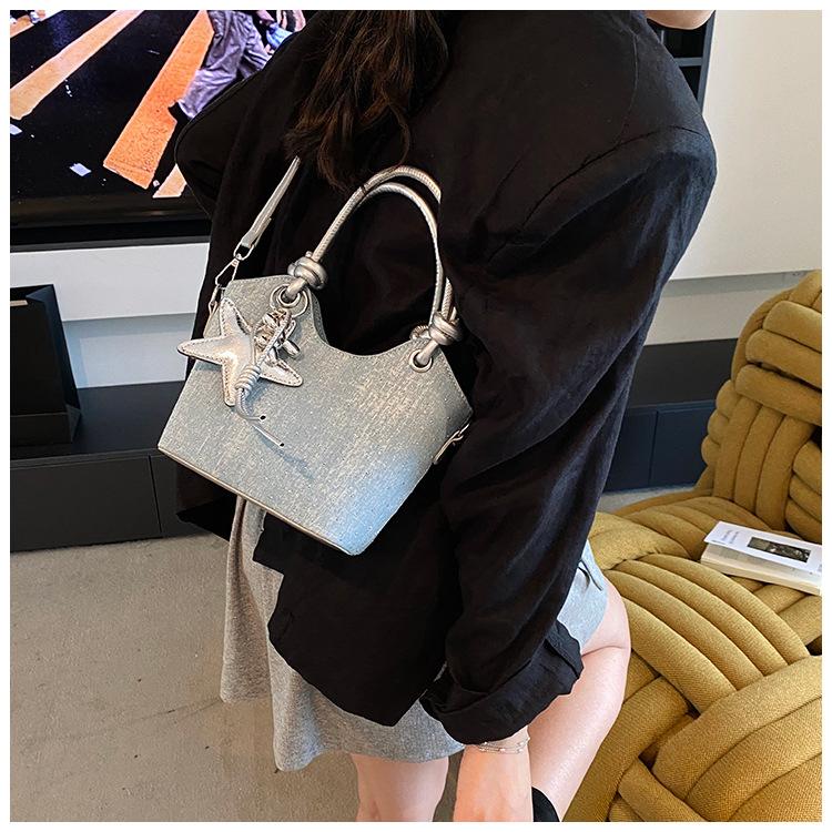 Popular Bags Women's New Summer Versatile Messenger Bags Casual Portable Bucket Bags
