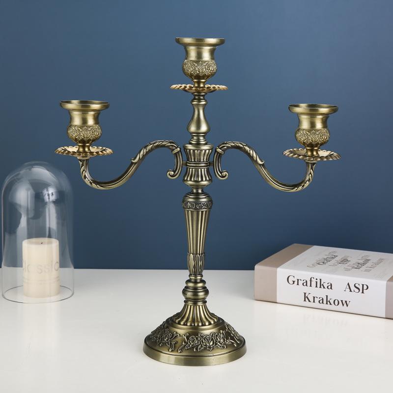 Europäischer dreiköpfiger Luxus-Kerzenständer für romantische Kerzenlicht-Dinner