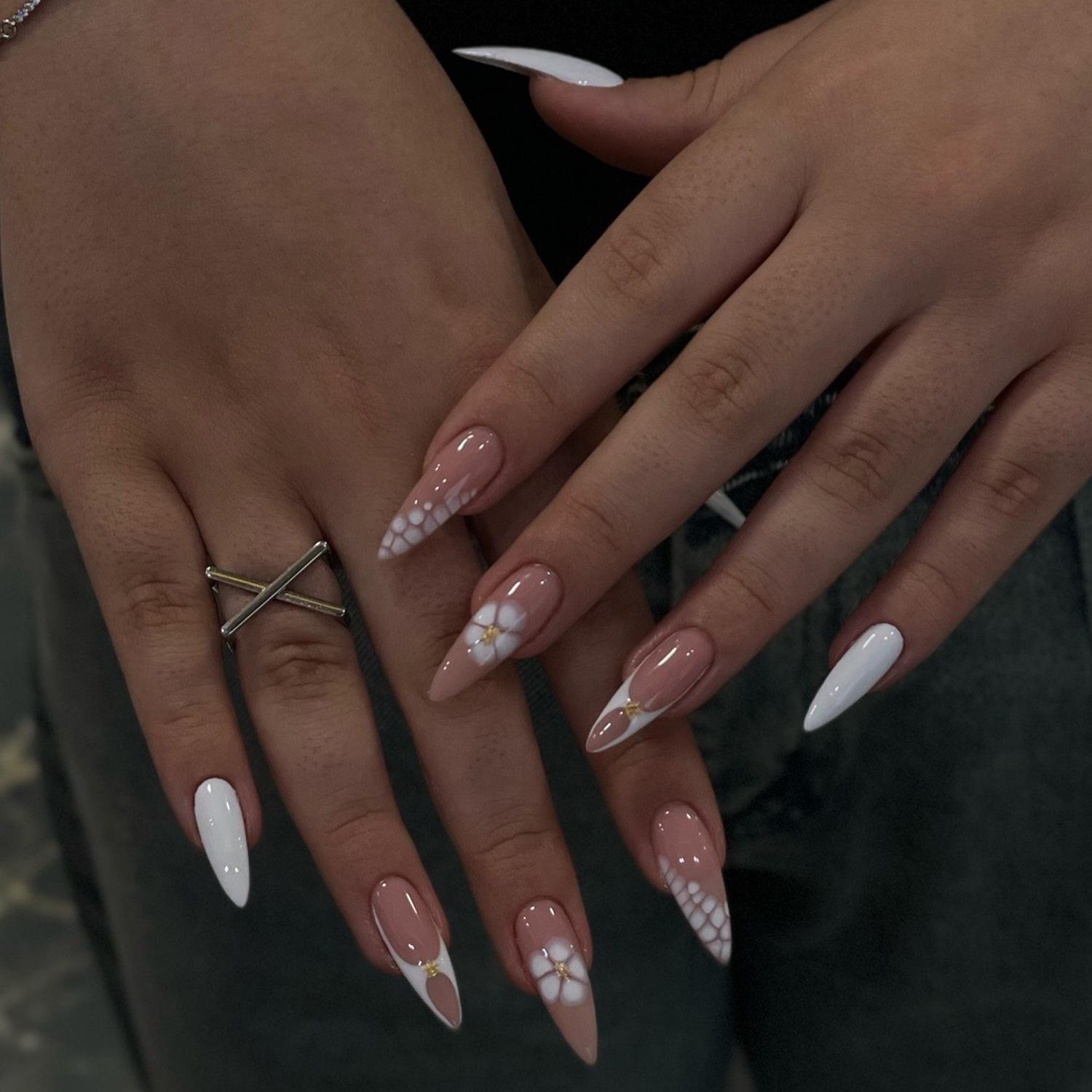 INS Style Gradient French Petal Fake Nails with Gold Bead Wave Pattern