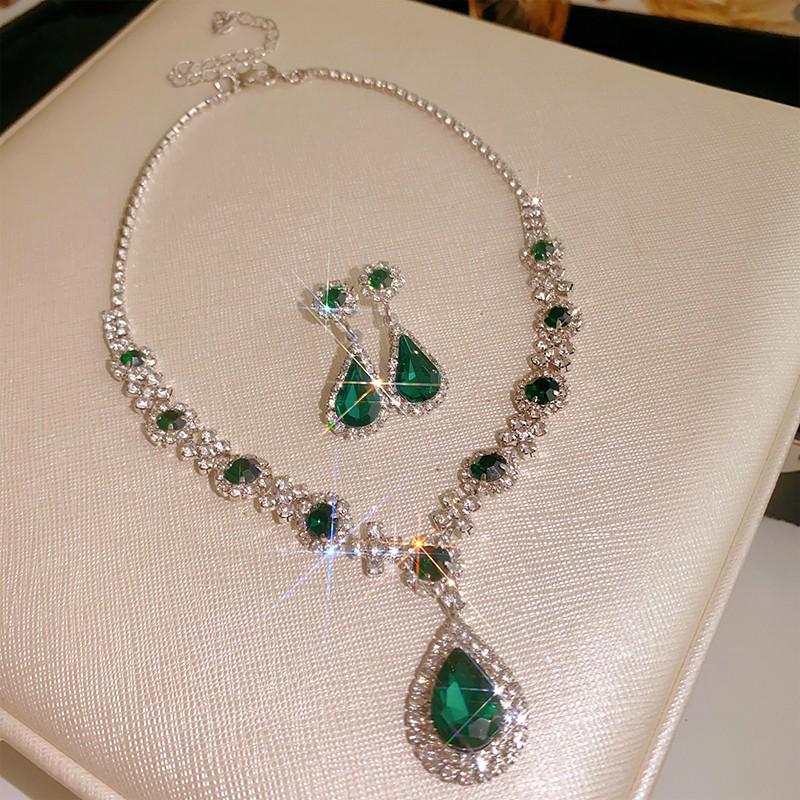 Retro Rhinestone Floral Jewelry Set: Elegant Stud Earrings & Luxury Clavicle Necklace