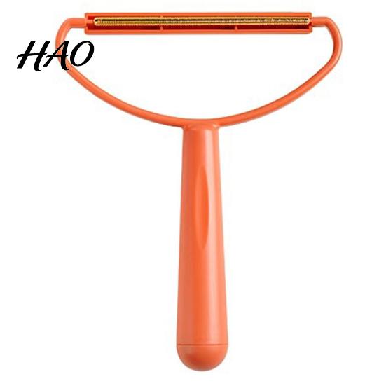 Practical Pet Hair Remover Portable Scraper Cat Dog with Long Handle Anti-Slip Easy Operation Epilator Curved Grip Reusable Widened Coverage Area Ball