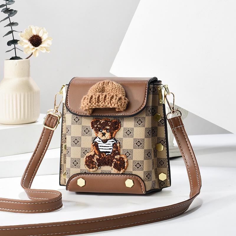 Spring/Summer Fashionable Versatile Women's Single Shoulder Crossbody Handbag with Large Capacity and Phone Pocket