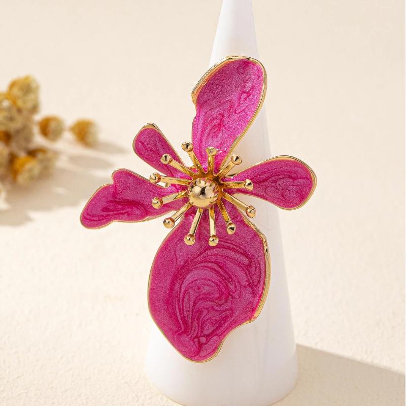 Vibrant Enamel Flower Ring Gold Tone Detailing Vintage Bold Stylish Design for Women Retro Party Wear Jewelry Gift