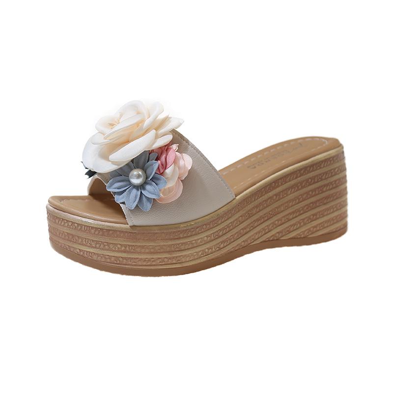 Female Flower Butterfly Slippers Summer Large Size Slope Heel Beach Shoes Open Toe Round Head High Heels Pantufa Feminina