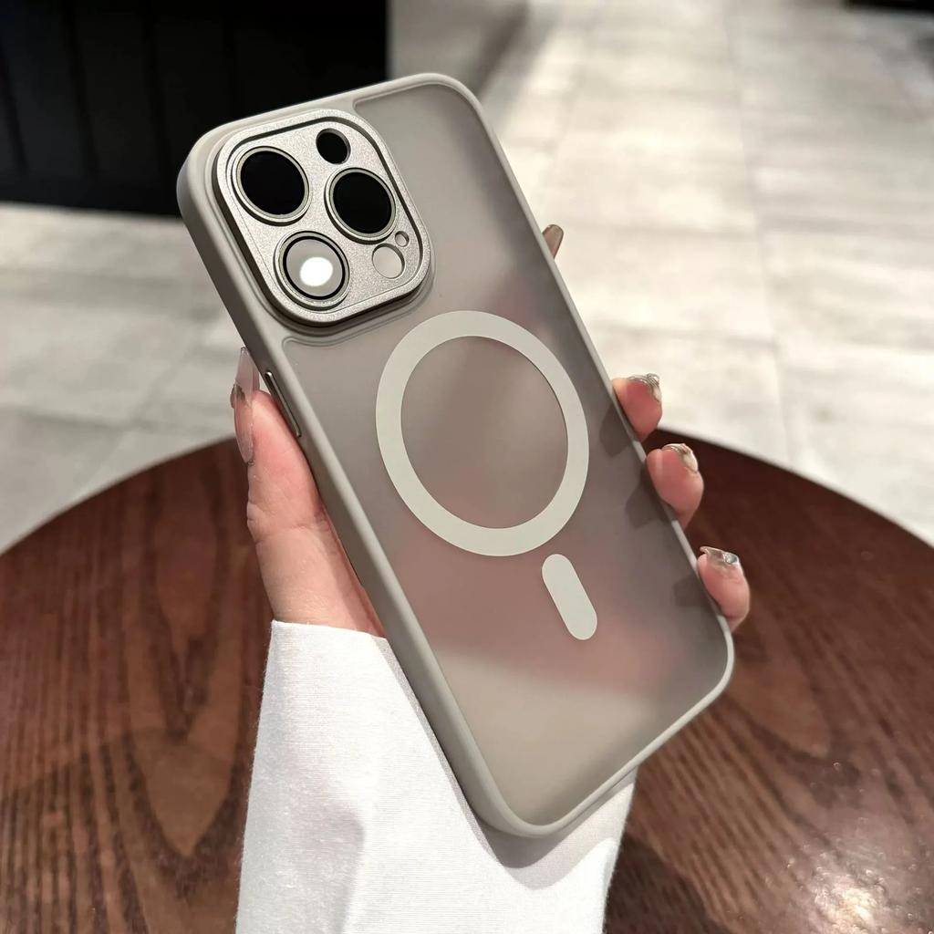 Durchsichtige Magnetische Matte Hülle für iPhone 16 15 14 13 12 11 Pro Max Hülle für Magsafe Kabelloses Laden Kameraschutz Hülle