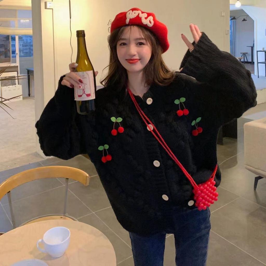 Design Sense Nische Kirschstrick-Cardigan für Damen, Frühling und Herbst, hochwertiger und einzigartiger, weicher, klebriger Pullover-Cardigan für Damen