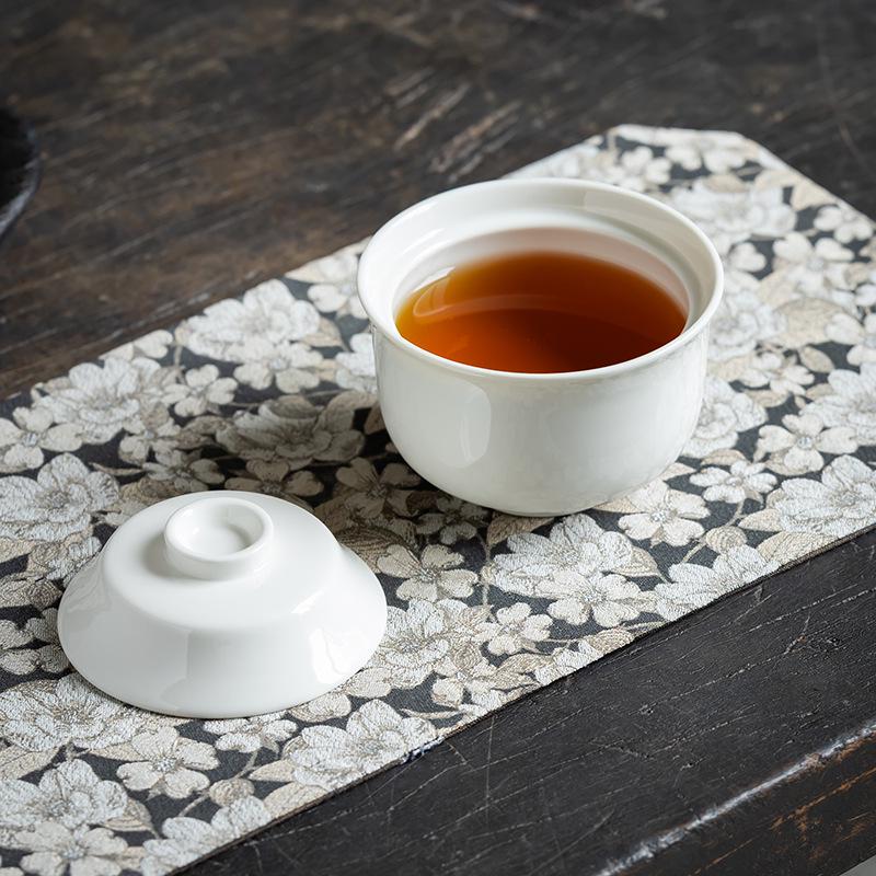 Rice White Dehua Porcelain Gaiwan Stew Pot with Lid, 250ml - Ideal for Soups, Bird's Nest, and Steamed Eggs.