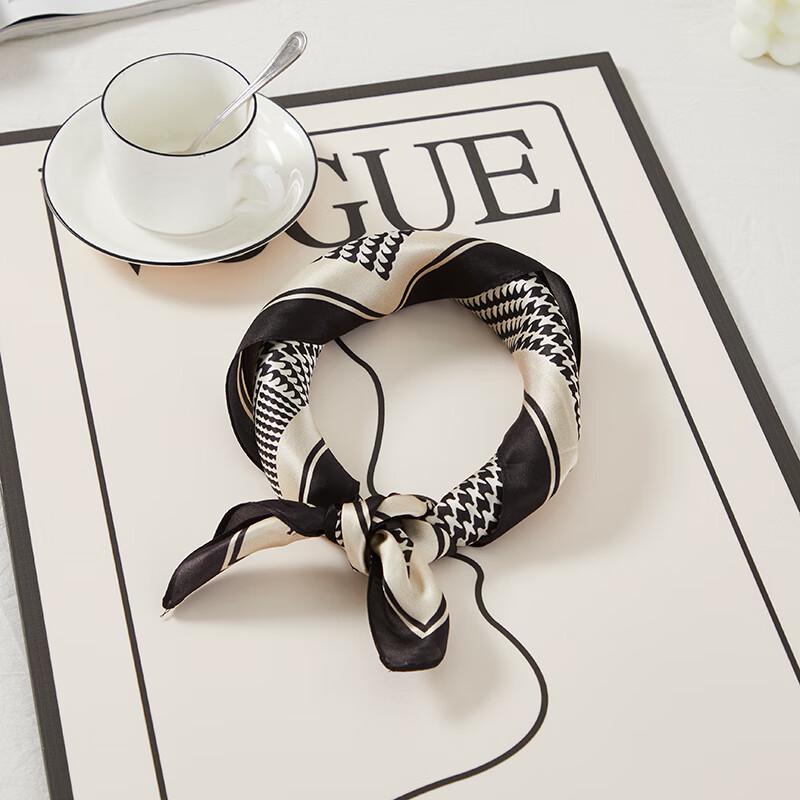 Hengyuanxiang Silk Scarf