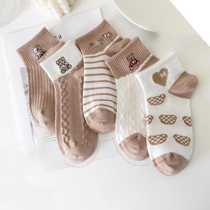 

5 пар милых мультяшных вышитых осенних дезодорирующих впитывающих дышащих удобных повседневных спортивных носков для девочек в подарок 5pairs