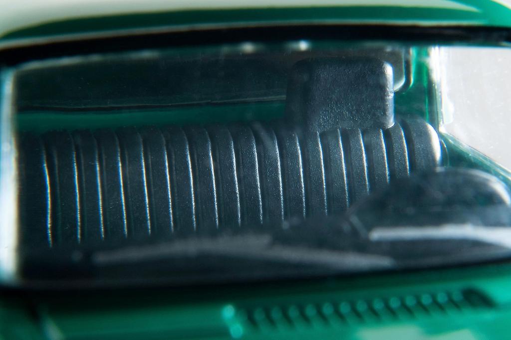 TOMYTEC Tomica Limited Vintage 1/64 Scale LV-194b Datsun Truck, North American Specification, Green, Finished Product