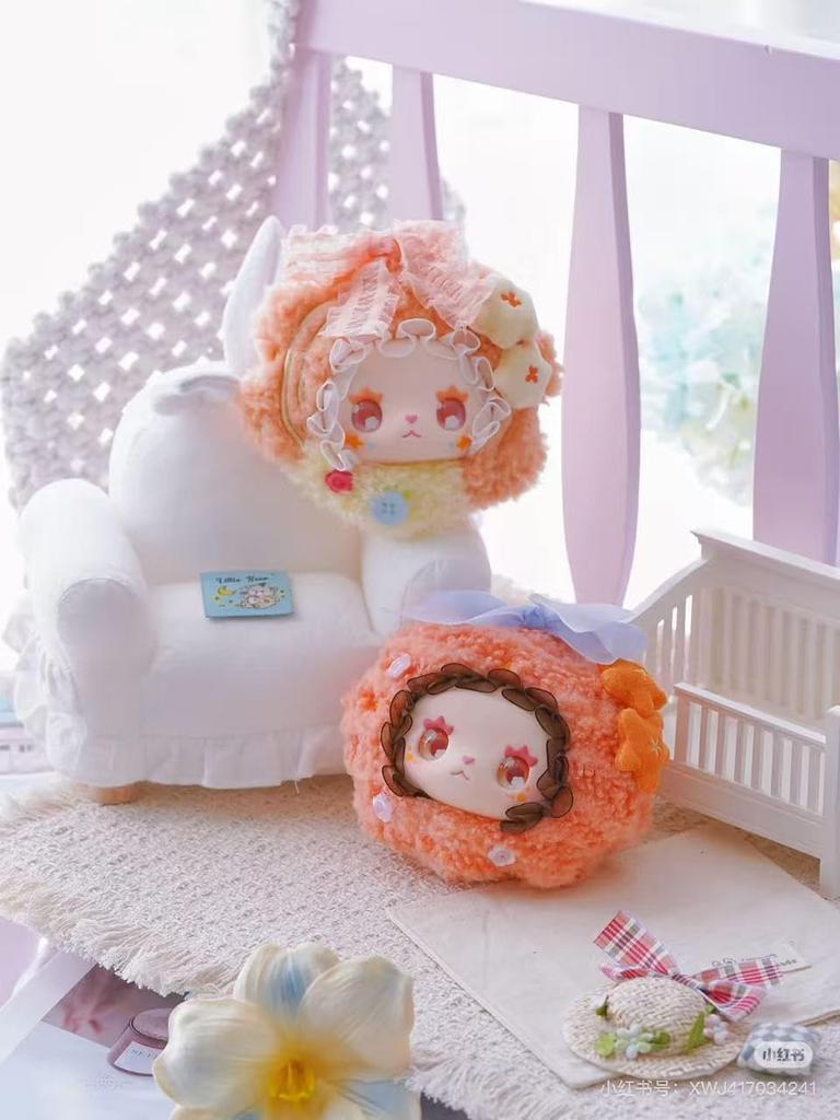 [LIILA TOYS] Pluszowa Zabawka Serii Shin Shin Karei Autentyczna, Świeży Zapach Uroczy Maskotka 12cm z Koronkowymi Falbankami i Dużą Wstążką Idealna na