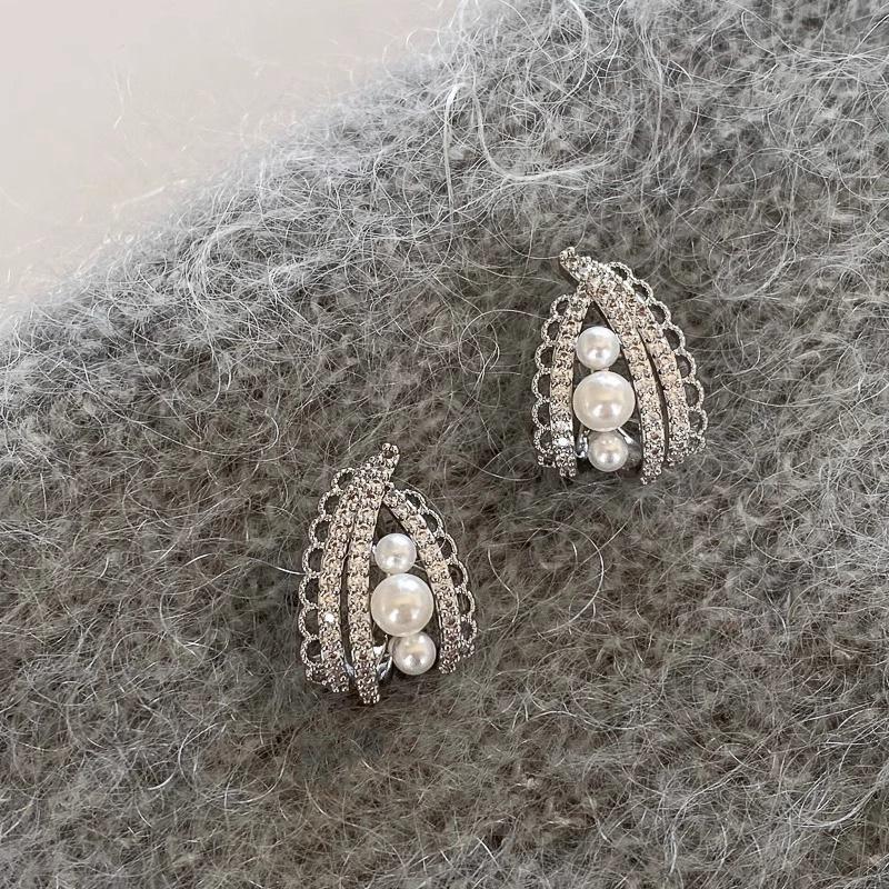 Exaggerated Light Luxury Earrings Electroplating Temperament Diamond Pearl Earrings Fashionable and Versatile Female Retro Zircon Earrings