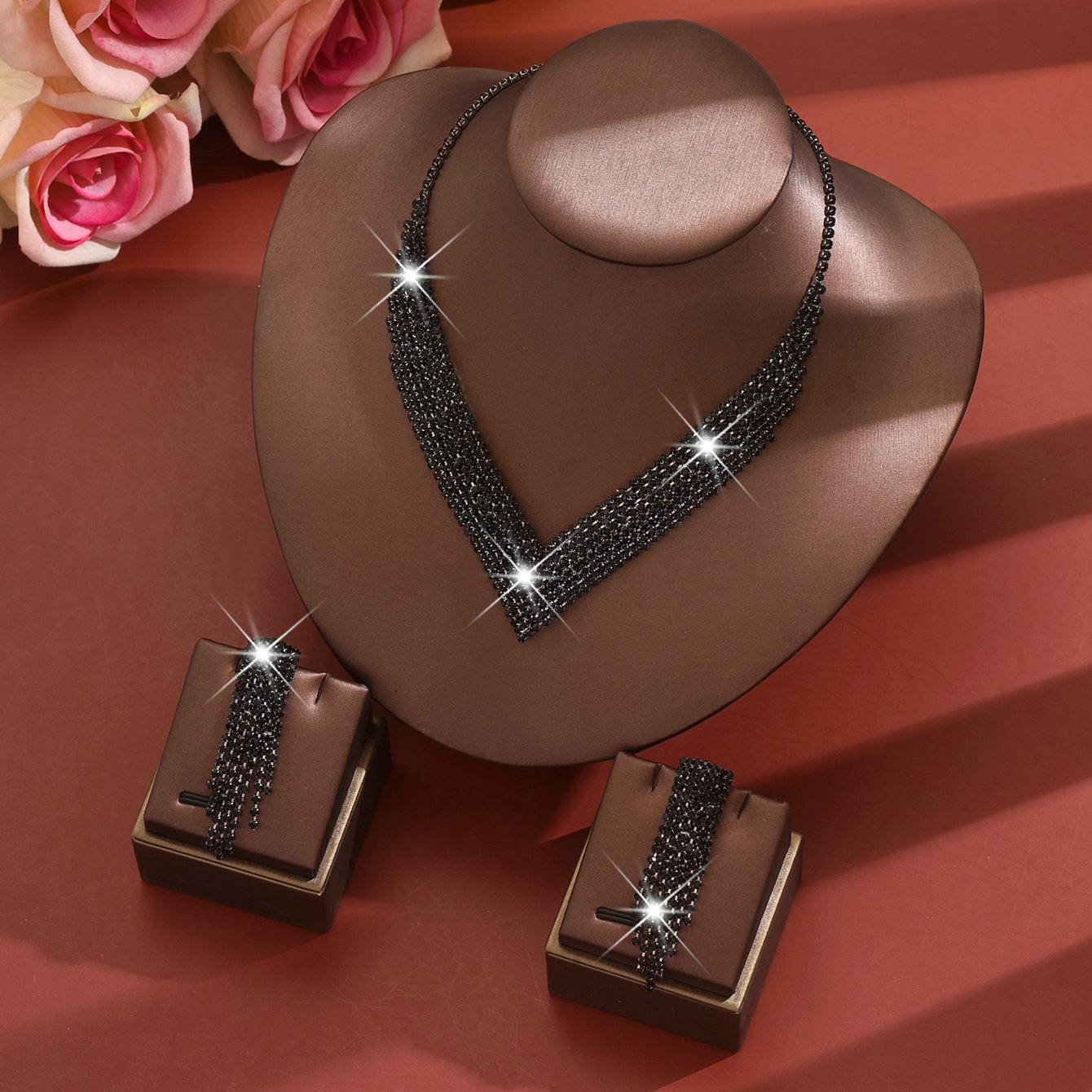 Роскошный набор бриллиантовых украшений: Мерцающее ожерелье, серьги с кисточками, браслет и кольцо для невест