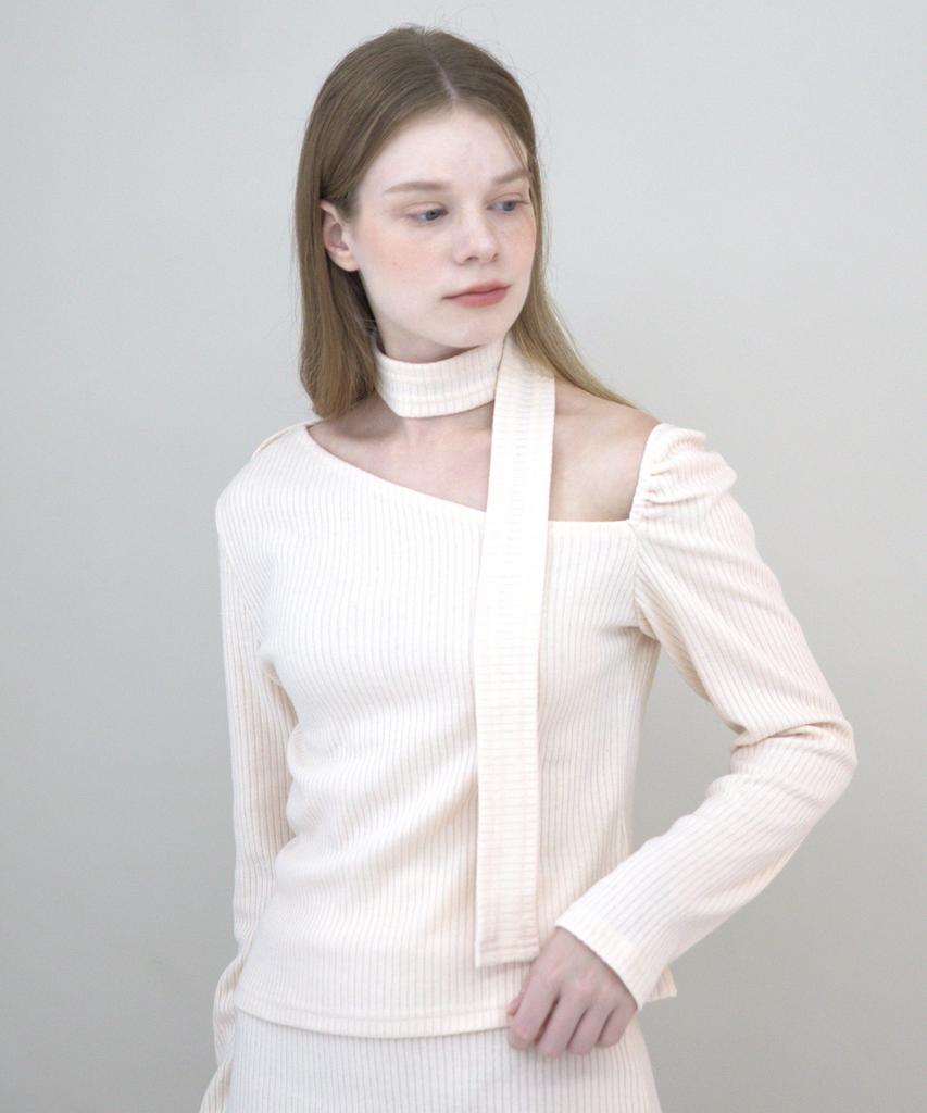 CATTLINE Asymmetrical Knit Scarf (Cream)