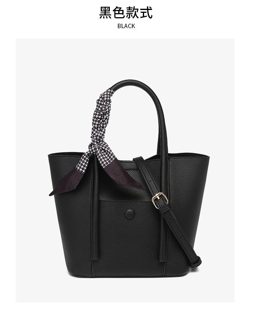 

Red wedding bag, bride bag, women s new large-capacity niche high-end tote portable, daily available. 26*13*20cm чёрный