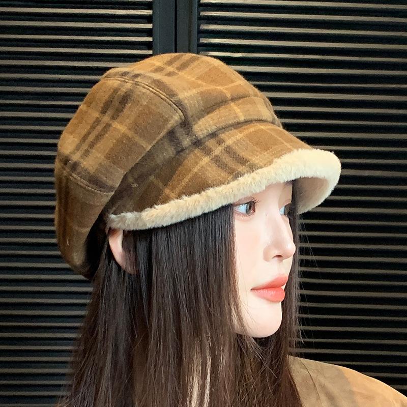 

Autumn and Winter New Retro Plaid Plush Hat for Women Warm Octagonal Hat Versatile Face Showing Duck Tongue Beret M（56-58cm）