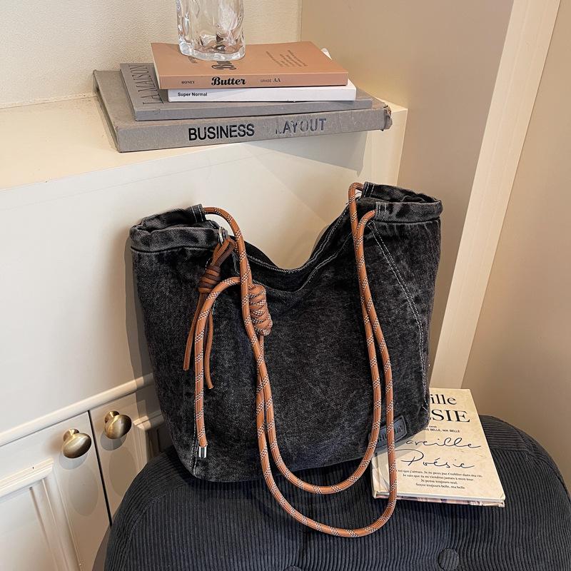

Denim underarm bag women s fashion large-capacity messenger bag commuter shoulder bag class tote bag чорний