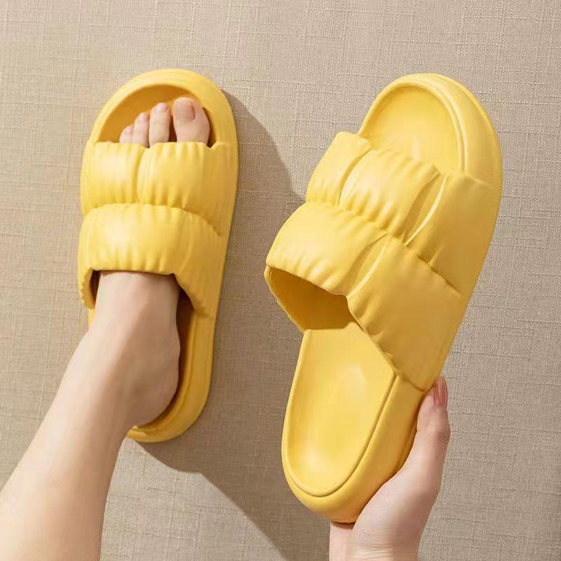 

Легкие мужские и женские тапочки с мягкой подошвой. Легкие противоскользящие сандалии на толстой подошве. 40-41 жёлтый