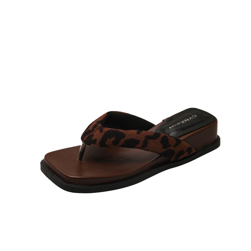 

Летние женские шлепанцы на платформе с клипсой для пальца, модные шлепанцы на танкетке, женские повседневные гладиаторские пляжные шлепанцы 40 леопардовый