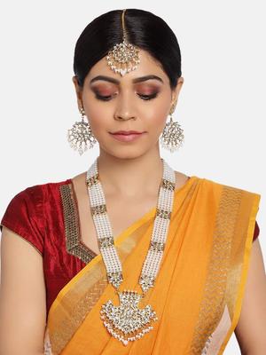 Antique Gold Tone Long Kundan & Pearls Bridal Necklace, Earring & Maangtikka Set For Women