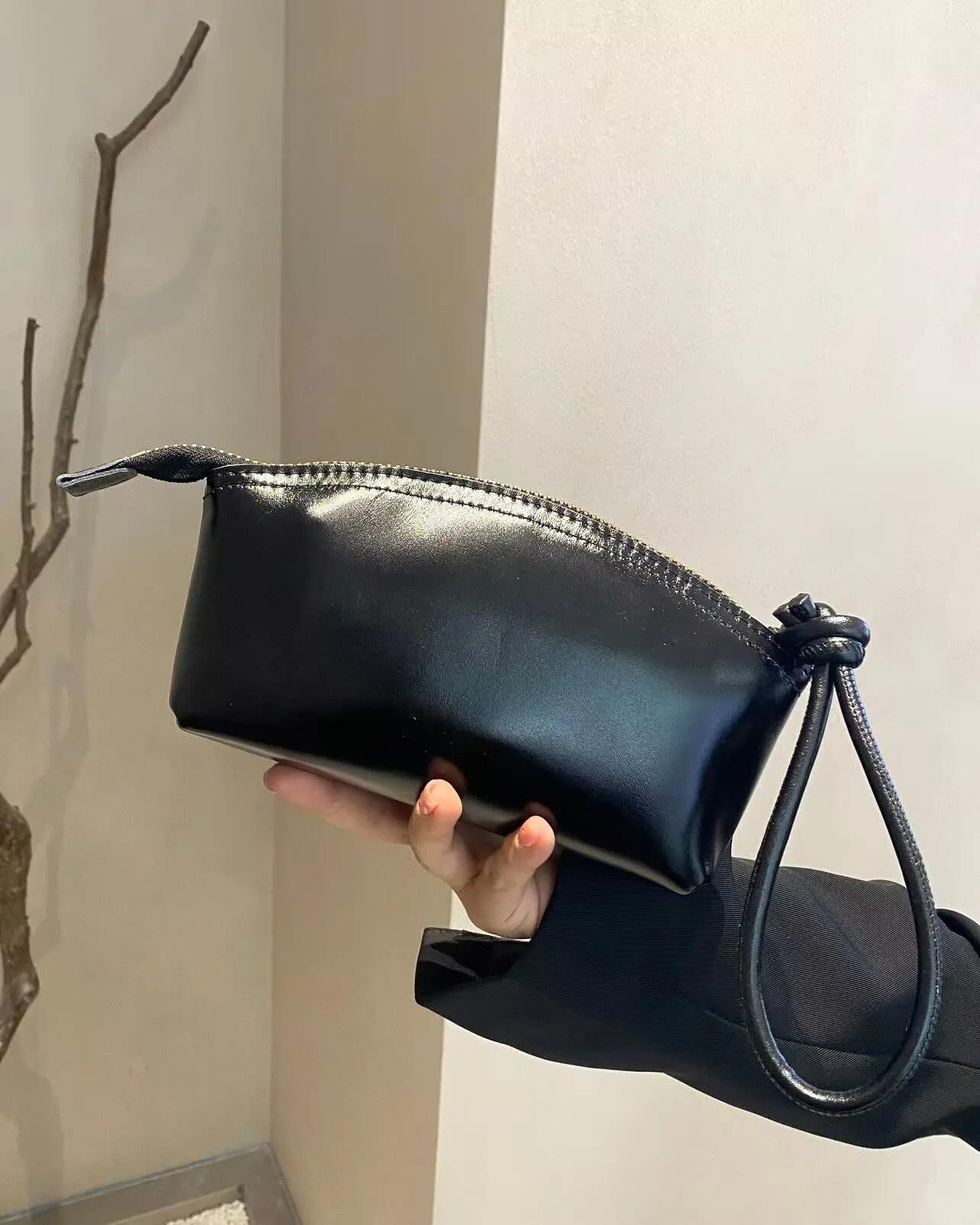 

Large Capacity Vegetable Tanned Leather Handbag Light Luxury Lightweight Shell Clutch Bag Simple Design Wrist Coin Purse чёрный