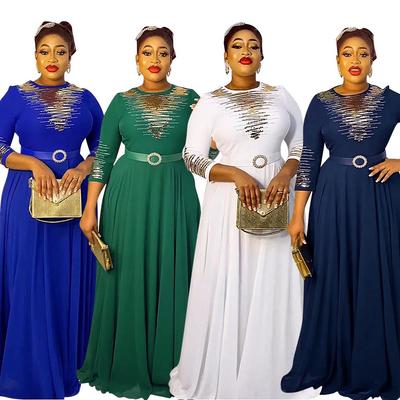 Übergröße Damenkleid mit hoher Taille und Rundhalsausschnitt mit Hot-Diamond-Besatz für Herbst und Winter