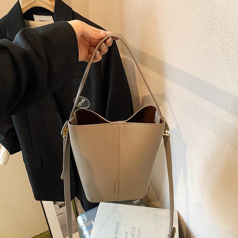 Korean Small Handbag Women's New Fashi Retro Bucket Bags Premium Versatile Single Shoulder Crossbody Bags Trend 2026