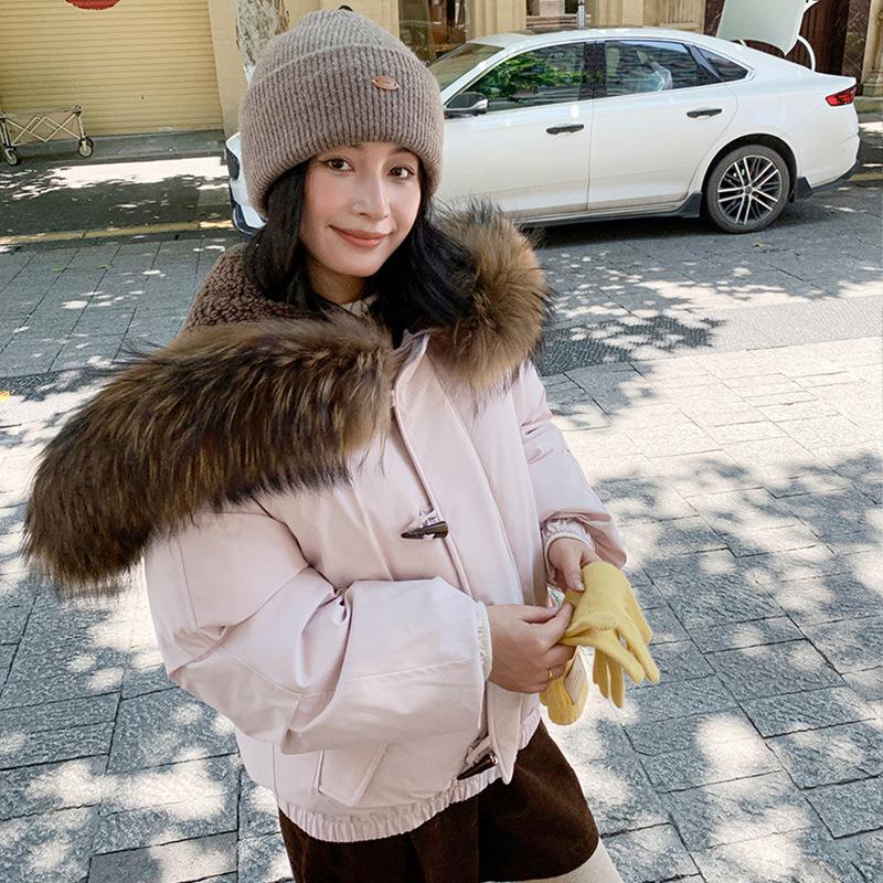 Korean casual pie overcomes women's short raccoon, big fur collar horn buckle, small winter coat, get it in batches