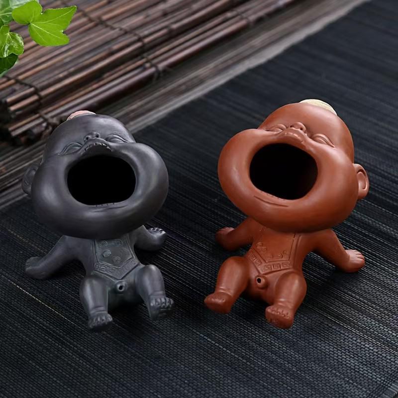 Пурпурная Глина Писающий Мальчик Чайный Питомец - Игривое Украшение для Чайного Столика, Аксессуары для Чайной Церемонии Кунг-фу Urinating Doll Red