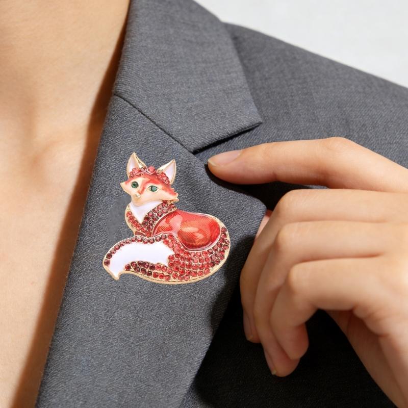 Elegant Enamel Animal Shaped Pin Brooch Including Colorful Rhinestones For Feminine Outfit Enhancement And Gift Giving