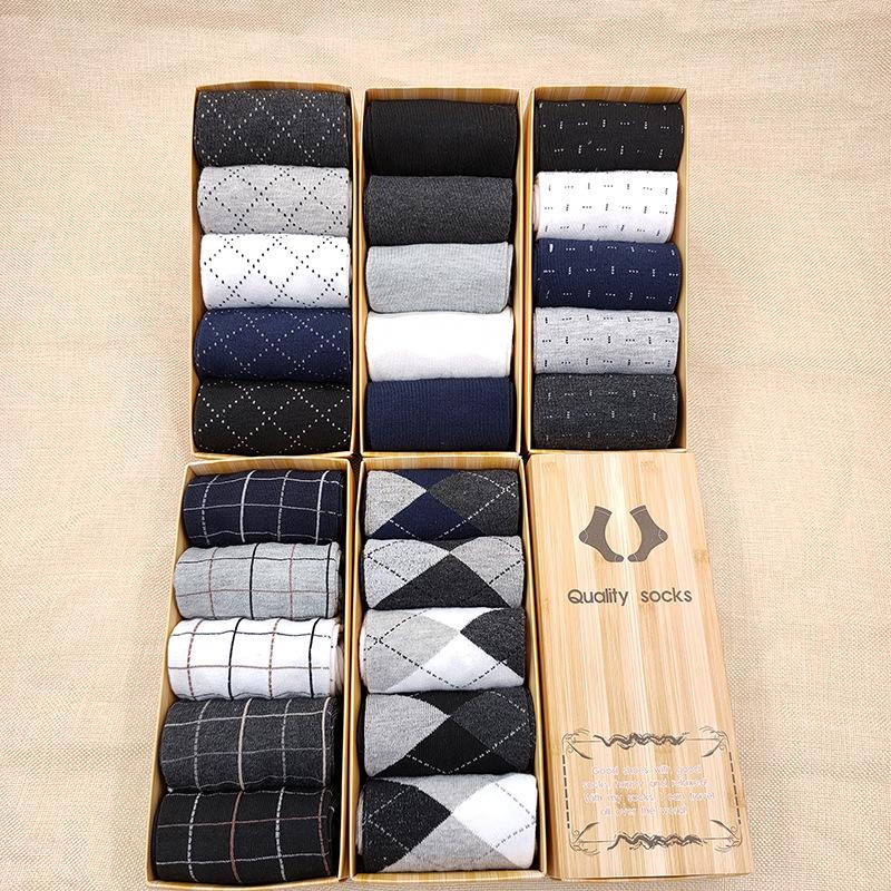 5 Pairs Breathable Men's Autumn/winter Polyester Cotton Plain Color Medium Tube Commercial Simple Casual Gift Boxes Socks