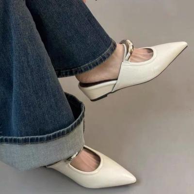 Baotou Pantoletten Frühling Neu Spitzschuh Flacher Ausschnitt Metallschnalle Weiche Sohle Rutschfest Abriebfest Sandalen