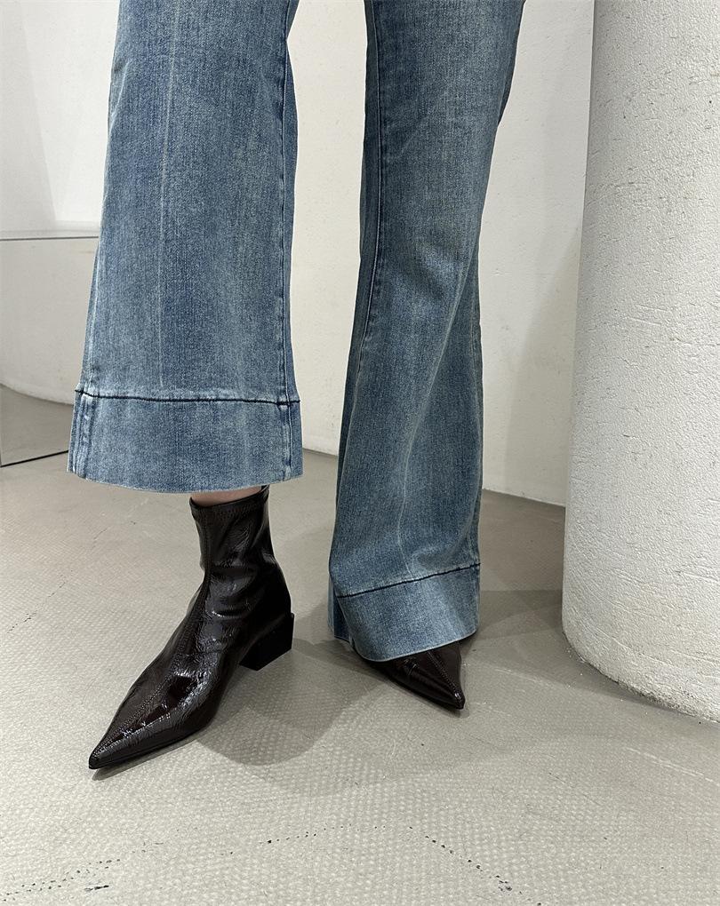 

French pointed short boots women s 2025 new autumn women s boots fashion thick heel thin boots niche design Martin boots 39 темно-коричневого